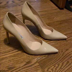 Manolo Blahnik | Shoes | Manolo Blahnik Nude Patent Leather Pumps